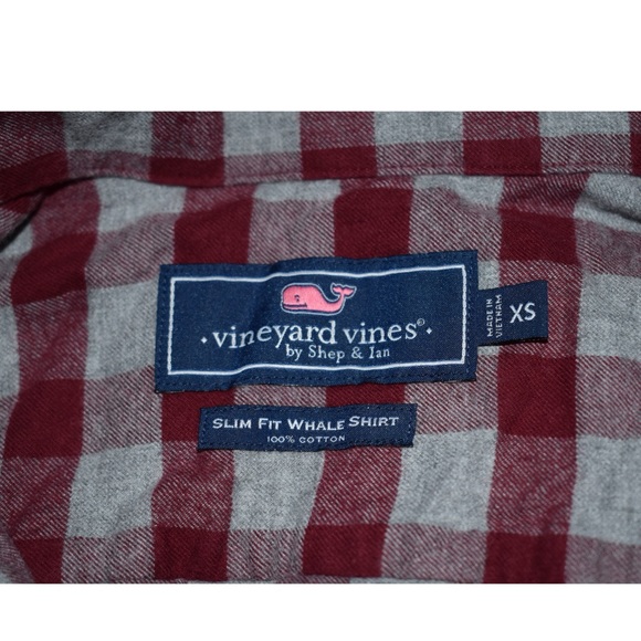 Men’s Vineyard Vines button down shirt - Picture 3 of 3